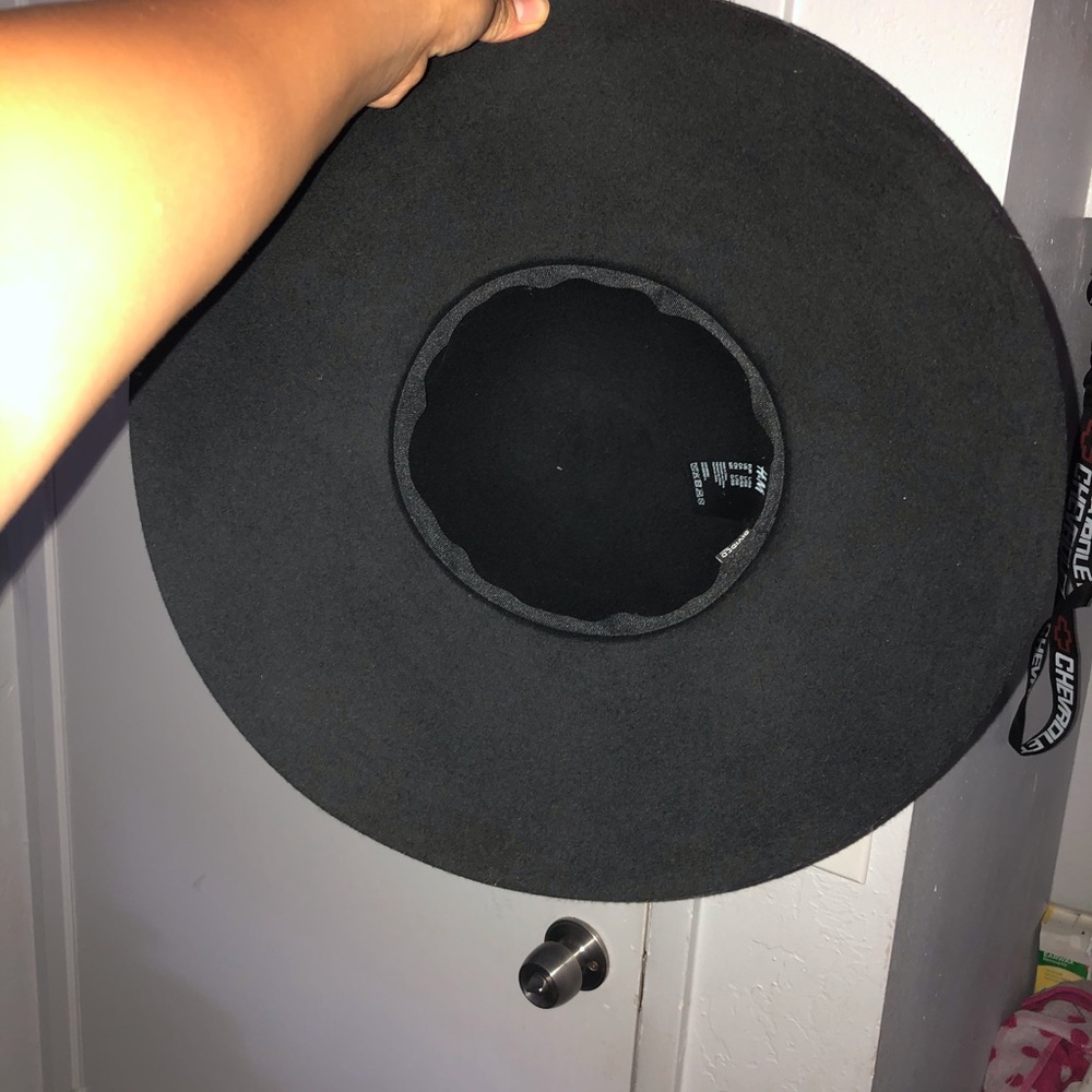 Sunhat - Picture 2 of 4